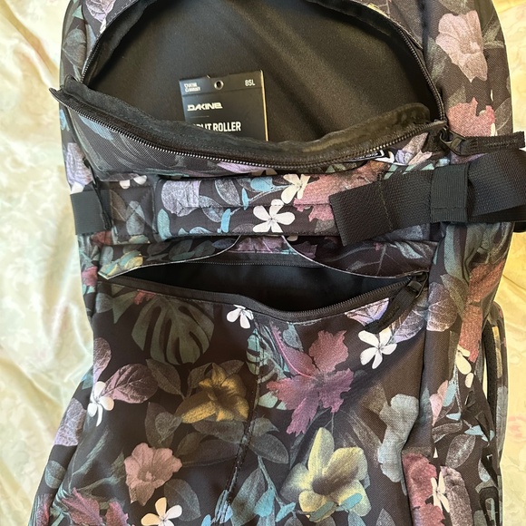 DaKine Split Roller Duffel Bag 85 Liter - Like New - Tropic Dusk Floral Colorway - Picture 5 of 16
